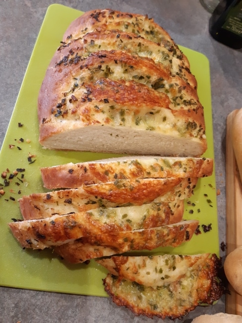 Knoblauch Mozzarella Brot